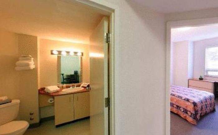 Residence & Conference Centre - Oakville