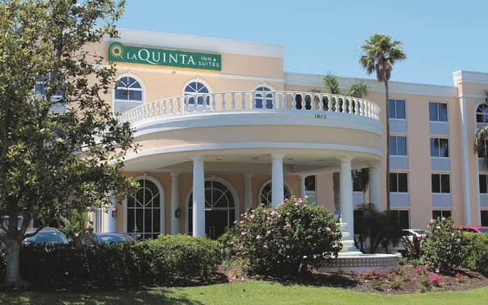 La Quinta Inn & Suites by Wyndham Sarasota Downtown