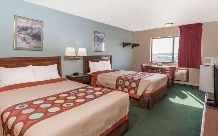 Super 8 By Wyndham Woodstock