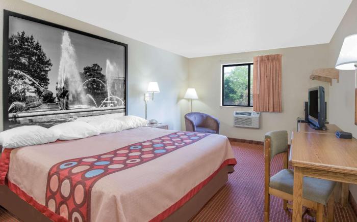 Super 8 By Wyndham Altoona