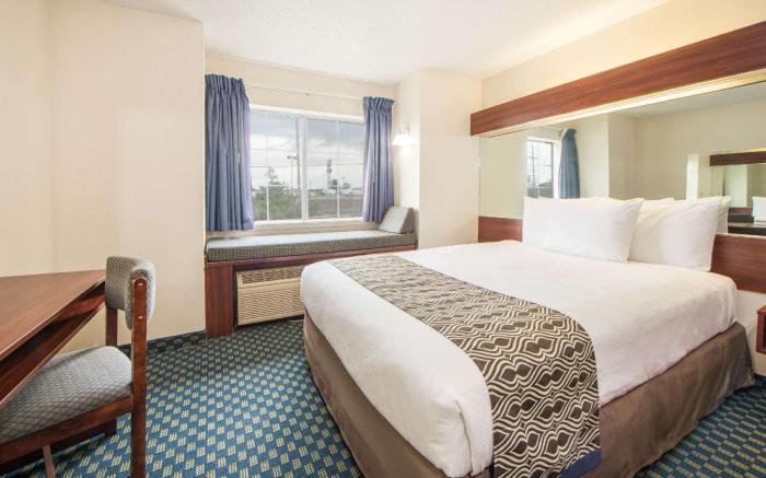 Microtel Inn & Suites by Wyndham Tulsa  Catoosa/Route 66