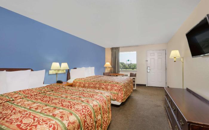Days Inn by Wyndham San Antonio