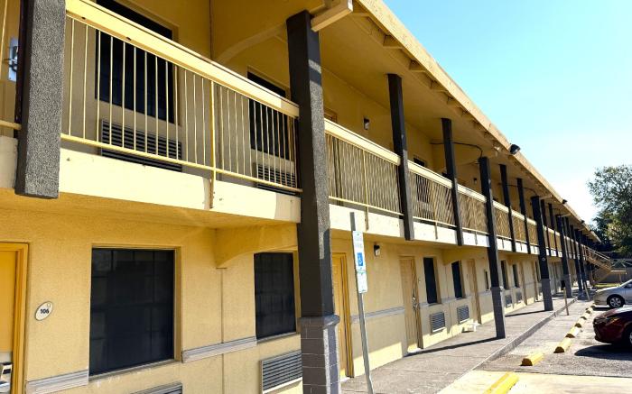 Townhouse Garden Inn & Suites San Antonio I 35