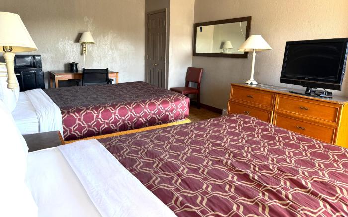 Townhouse Garden Inn & Suites San Antonio I 35