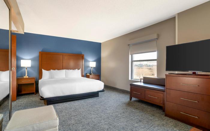 Comfort Suites near Birkdale Village- Huntersville