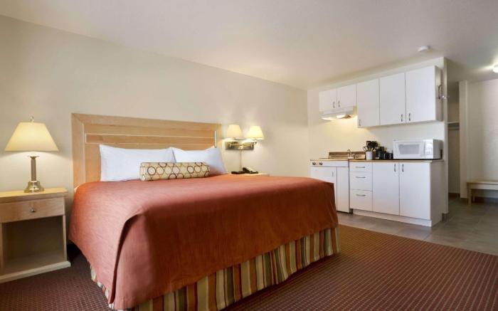 Super 8 By Wyndham Dawson Creek