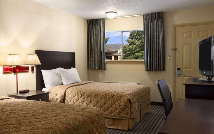 Days Inn by Wyndham Lawton