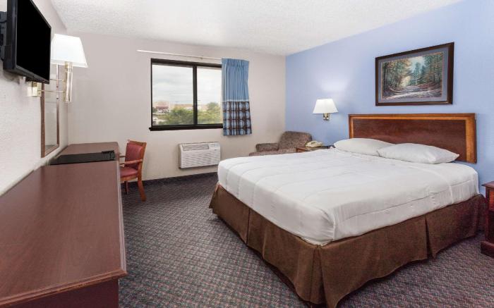 Super 8 By Wyndham Kenosha/Pleasant Prairie