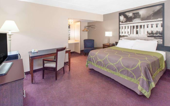 Super 8 By Wyndham Millbury/Toledo