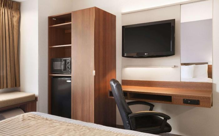 Microtel Inn by Wyndham Albany Airport
