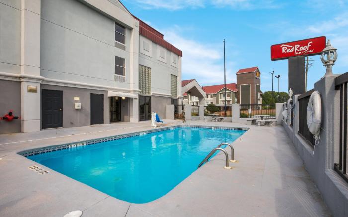 Red Roof Inn & Suites Newnan