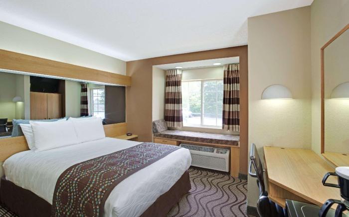 Microtel Inn & Suites by Wyndham Charlotte/University Place