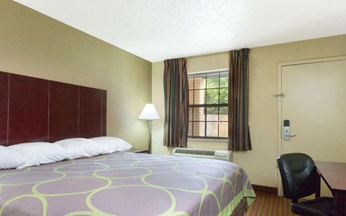 Super 8 By Wyndham Ruston