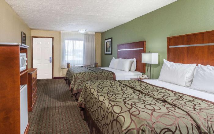Baymont by Wyndham Pigeon Forge near Island Drive