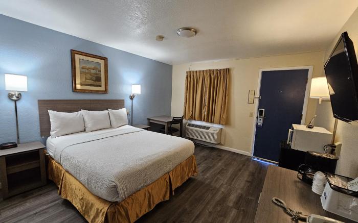Travelodge by Wyndham Wenatchee