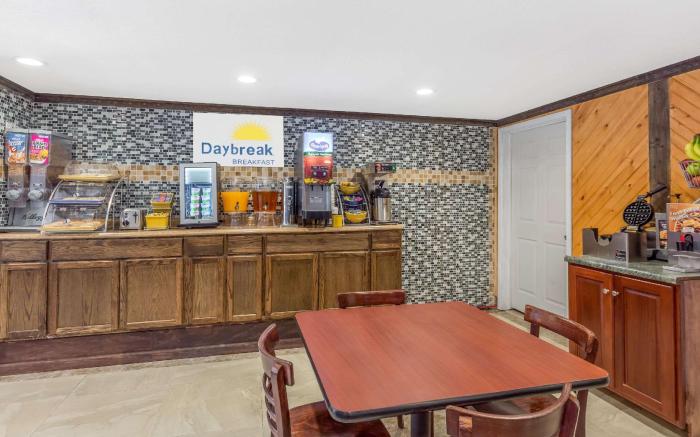 Days Inn by Wyndham Lavonia