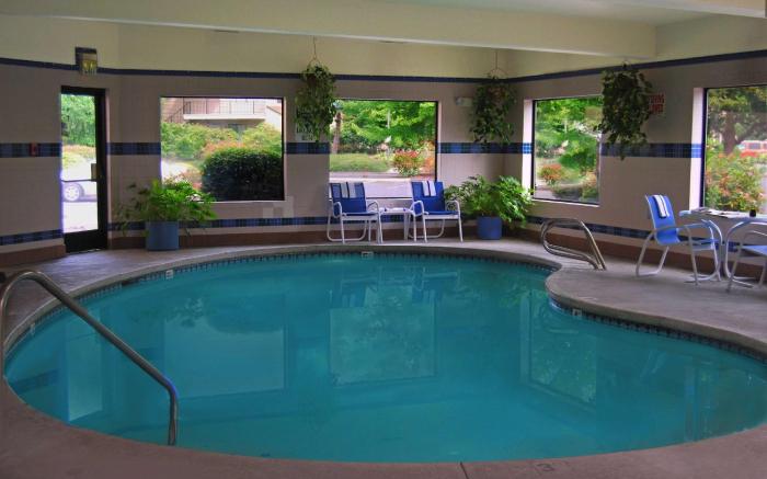 Oxford Suites Portland - Jantzen Beach