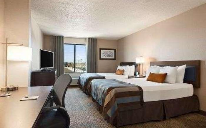 Wingate by Wyndham Fargo