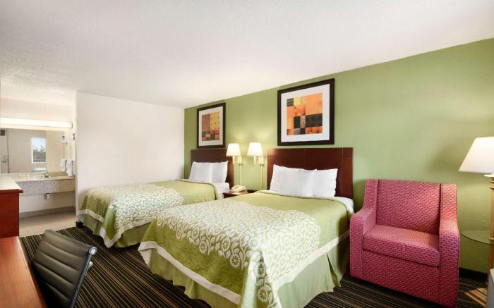 Days Inn by Wyndham Shelby