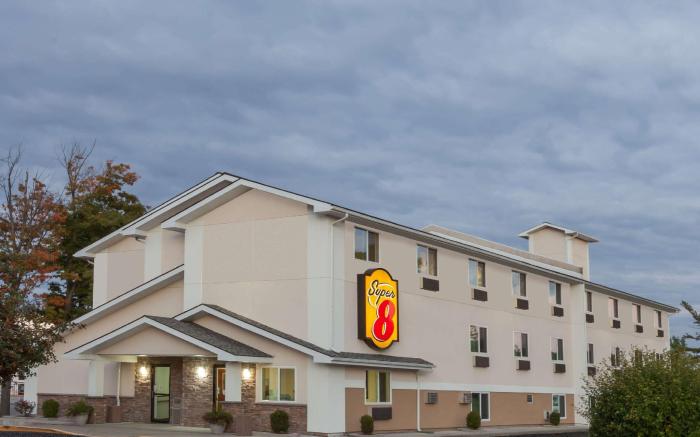 Super 8 by Wyndham Latham/Albany Airport