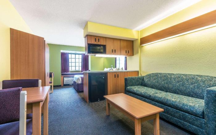 Microtel Inn & Suites by Wyndham Auburn