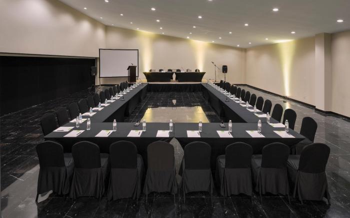 Oh! Cancun The Urban Oasis & Beach Club