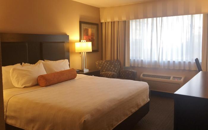 Monarch Hotel & Conference Center