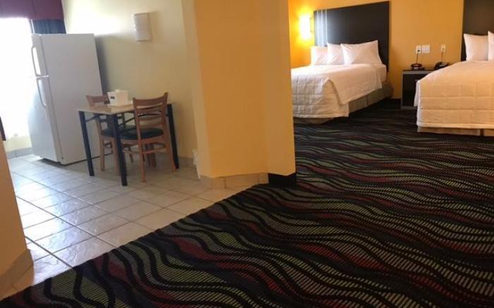 Days Inn & Suites by Wyndham Augusta Near Fort Eisenhower