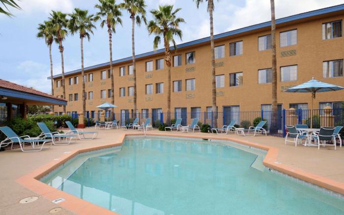 Days Inn & Suites by Wyndham Mesa Near Phoenix