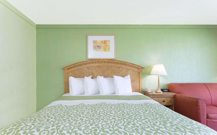 Days Inn by Wyndham Washington