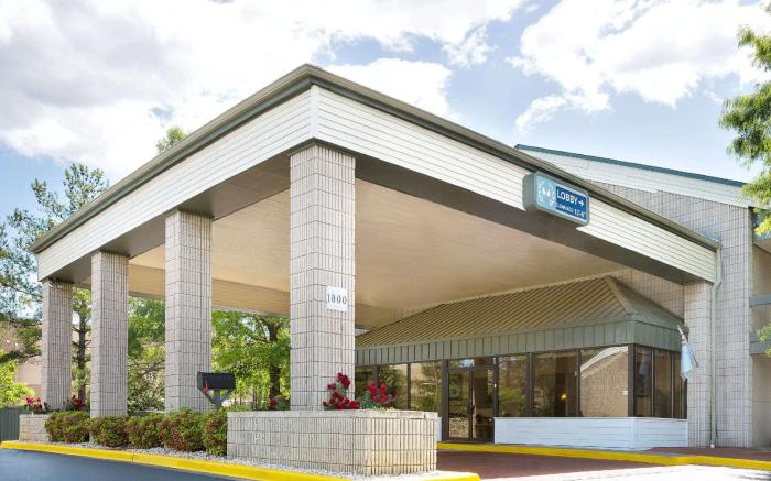 Days Inn by Wyndham Hoover Birmingham