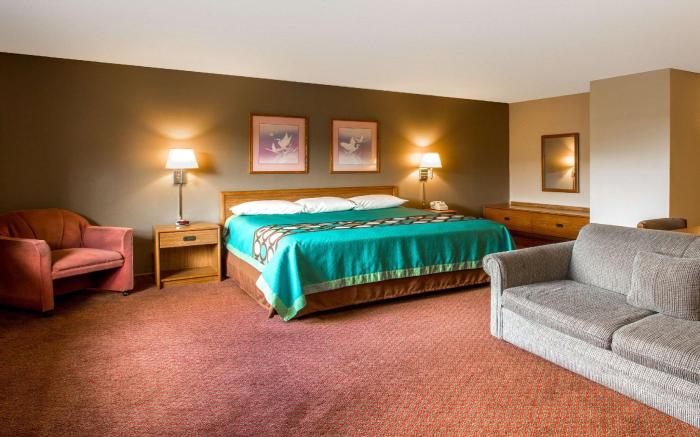 Super 8 By Wyndham Hartford Wi