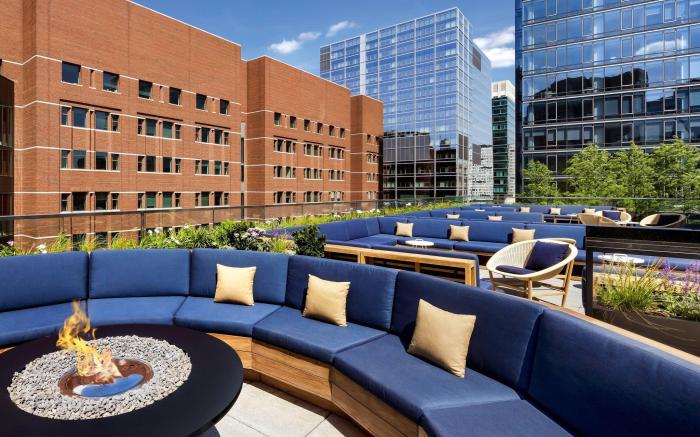 The Envoy Hotel, Autograph Collection