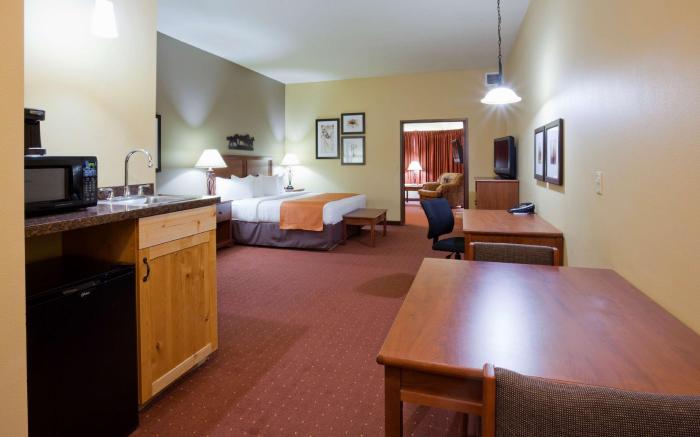 AmericInn by Wyndham Fargo South