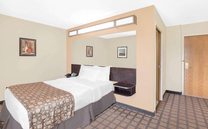 Microtel Inn & Suites by Wyndham Franklin