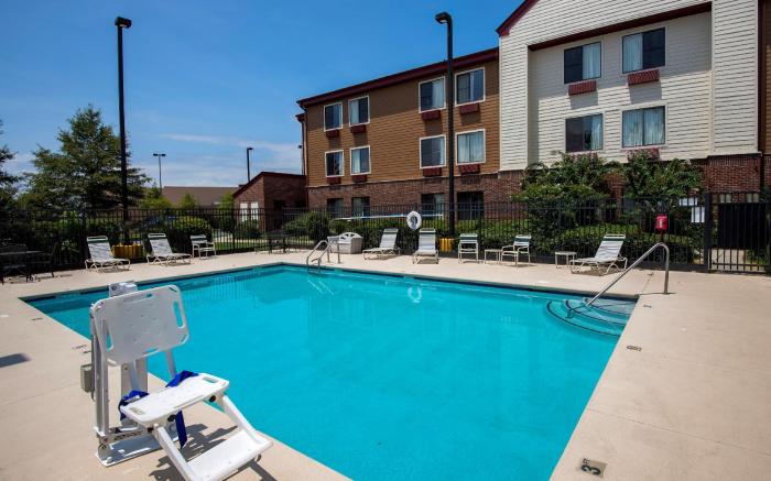 Red Roof Inn & Suites Savannah Airport