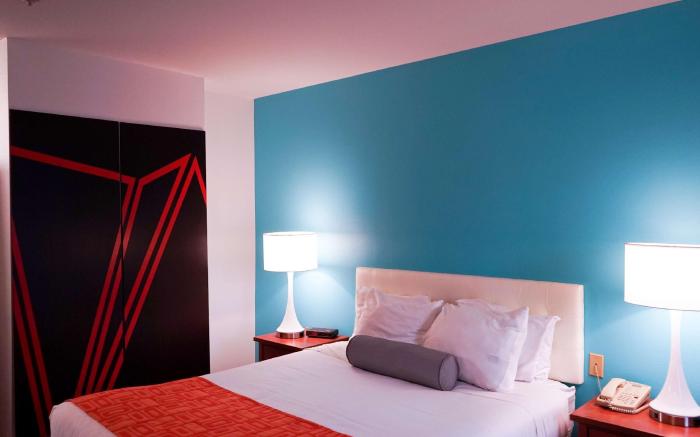 Howard Johnson by Wyndham Salinas