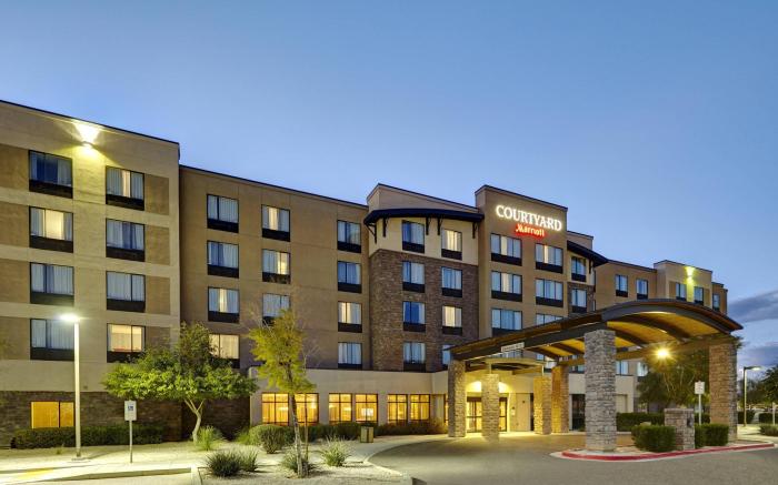 Courtyard Phoenix North/Happy Valley