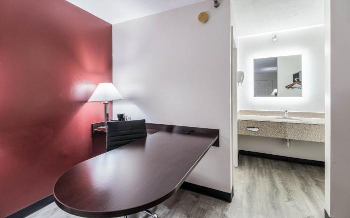 Red Roof Inn Cadiz
