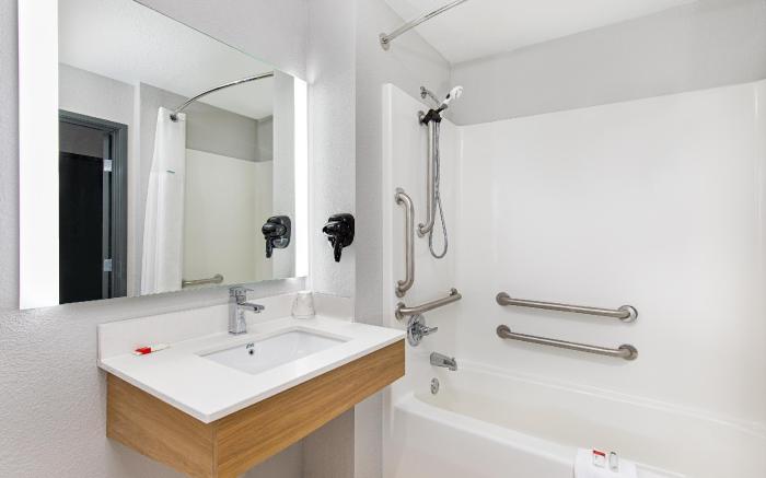 Microtel Inn & Suites by Wyndham Manchester