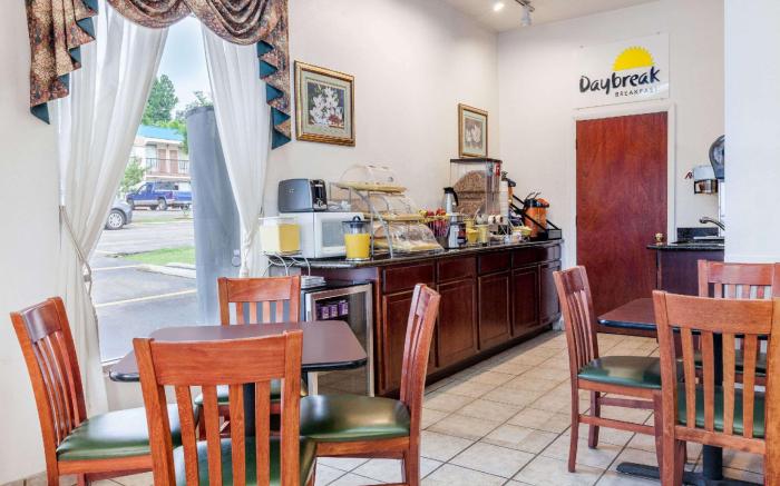 Days Inn by Wyndham Okemah