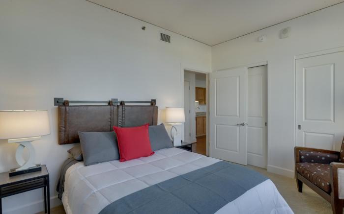 Spacious, Downtown Location – great for work and relaxing!