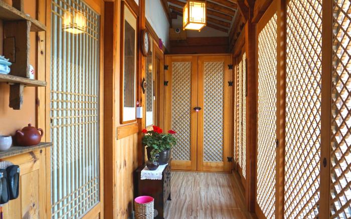 Gangneongjeon Hanok Stay                                                                  