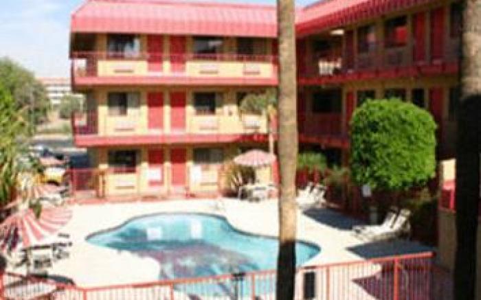 Travelers Inn - Phoenix