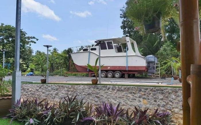 Boathouse marina restaurant and homestay