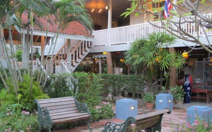 Tharaburi Resort Sukhothai