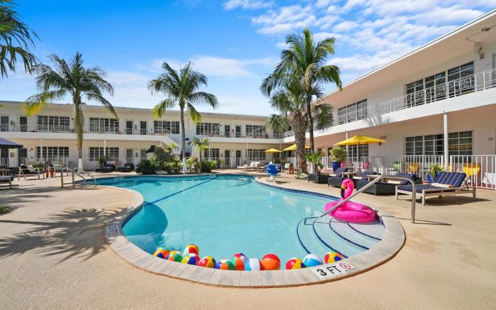 Tradewinds Apartment and Hotel