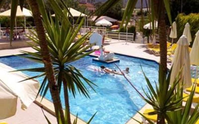 Amazones Villas Apartments