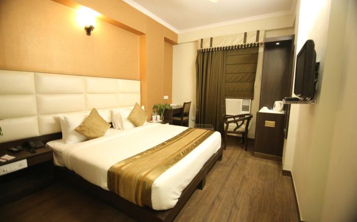 Hotel Rousha Inn