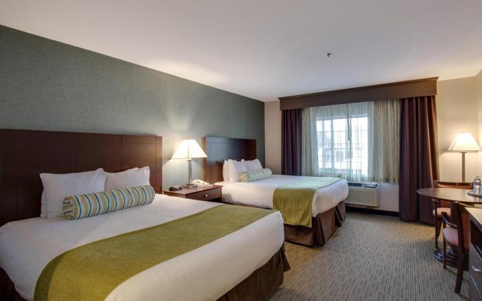 Best Western PLUS The Inn at Hampton